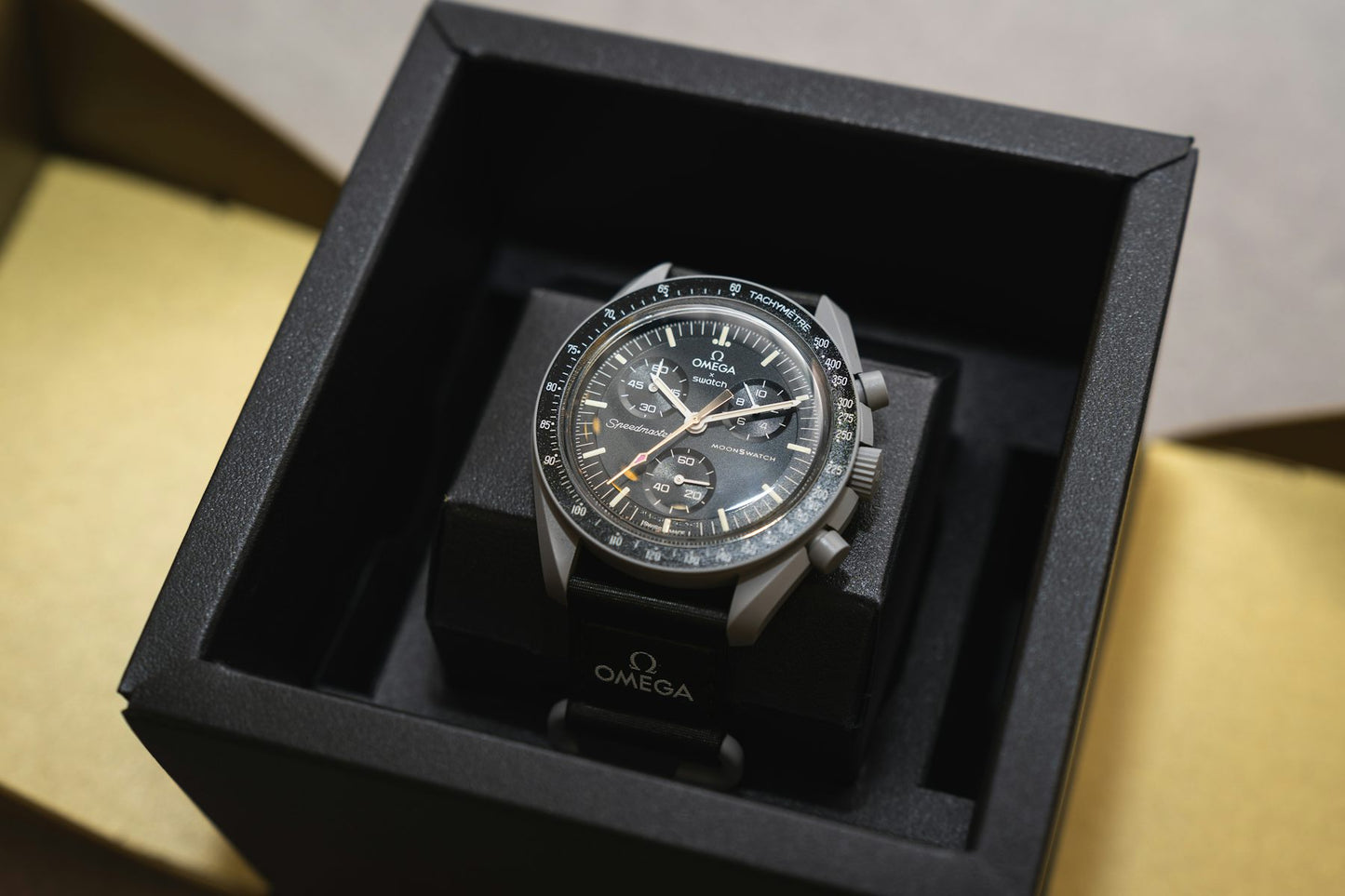 Swatch Omega x Moon Mission To The Moon Black - New Speedmaster Neavy Gray - Black Moonswatch