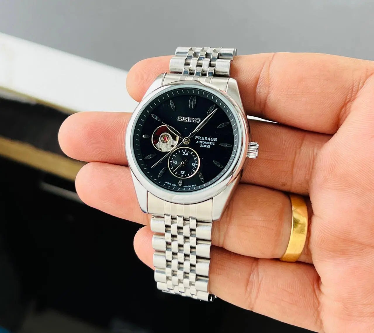 Seiko Presage Silver Black Stainless steel watch