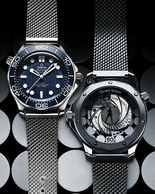 Omega Seamaster 007 Diver 300M Silver Black Dial Metal watch
